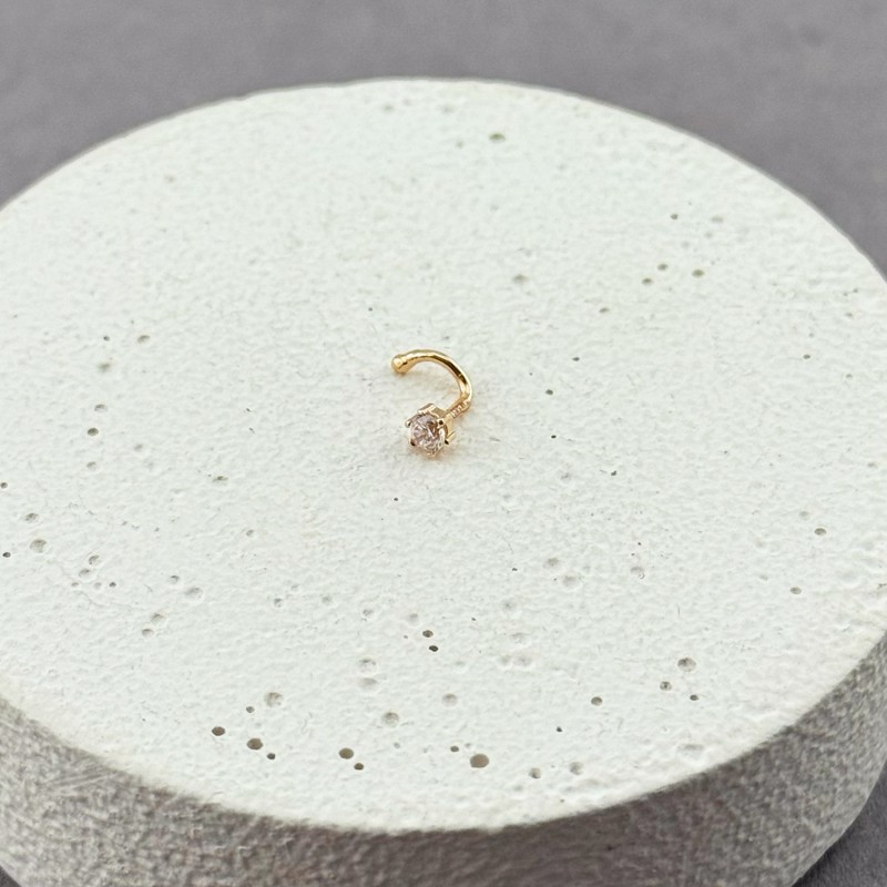 Золотий пірсинг з фіанітом. Артикул: 010421