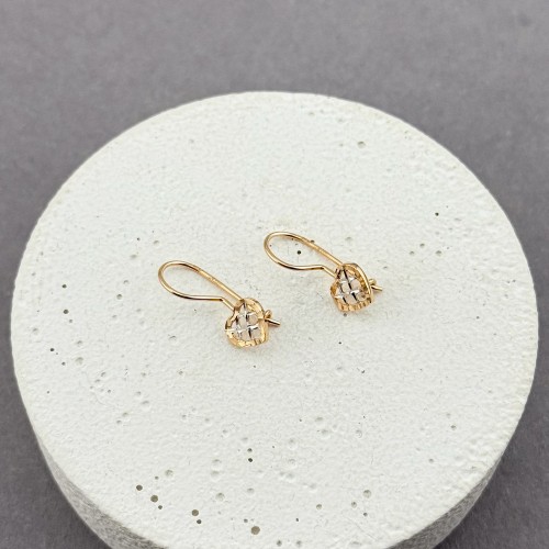 Золоті сережки Серце з алмазною гранню. Артикул: 010404